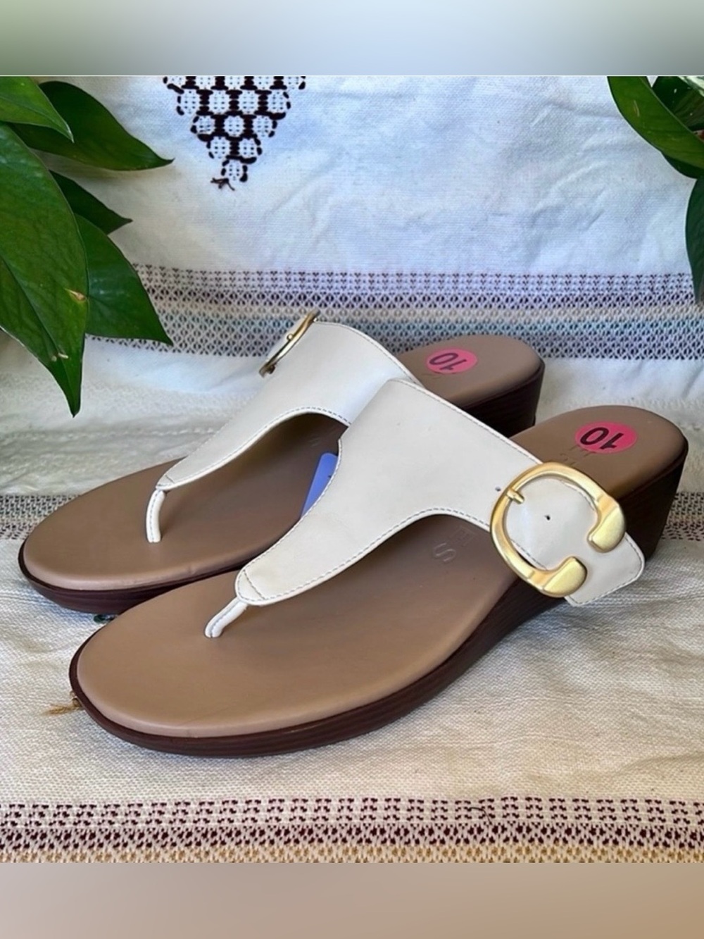 NEW Aerosoles Izola Thong Wedge Adjustable Buckle Strap Women’s Sandals, Size 10